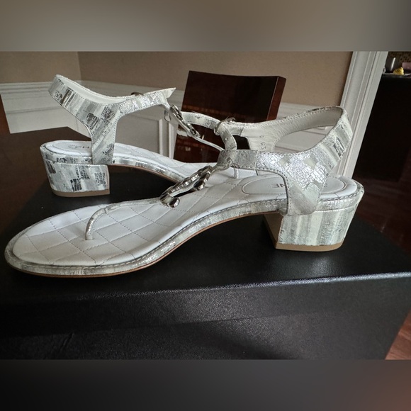 Chanel sandals - Picture 2 of 6